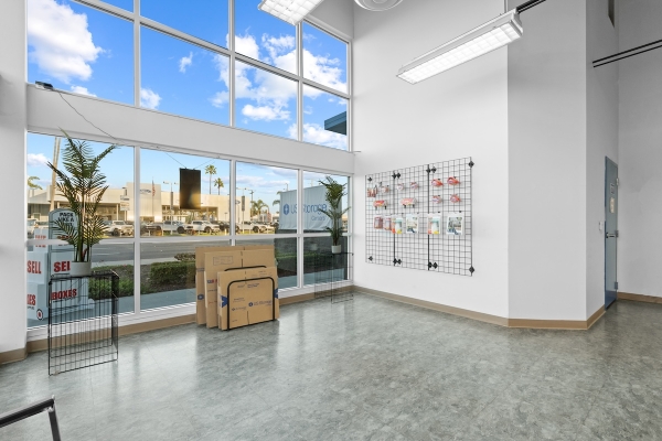 Facility photo: //images.sparefoot.com/medium/23921867d22a7022bd6.jpg