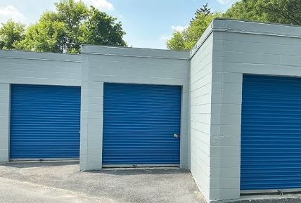 Facility photo: //images.sparefoot.com/medium/239224688b99c0813e0.jpg