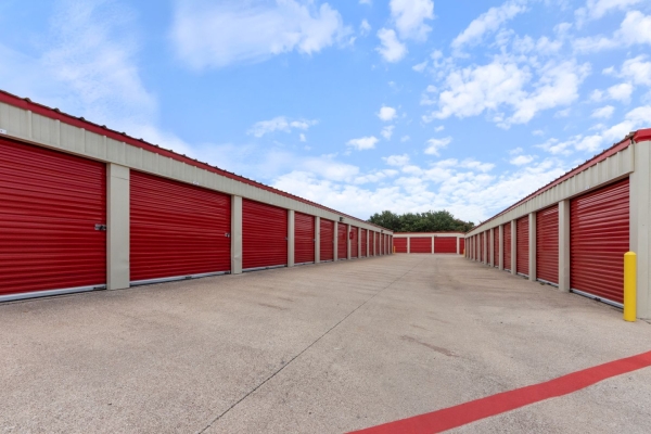 Facility photo: //images.sparefoot.com/medium/23923168b716f22ef55.jpg