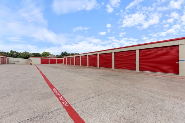 Facility photo: //images.sparefoot.com/medium/23923168b716f421088.jpg