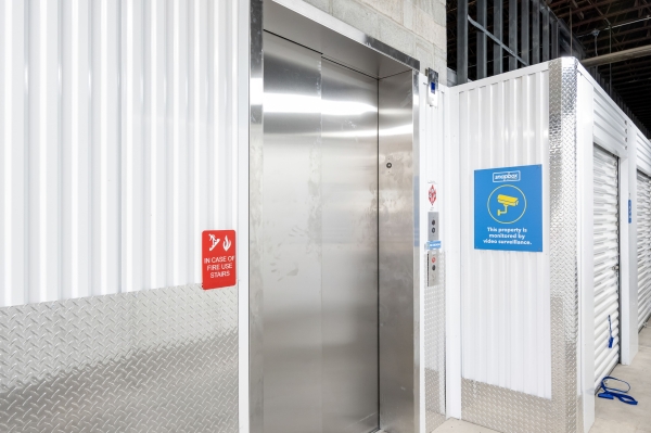 Facility photo: //images.sparefoot.com/medium/239252691b529a29ca9.jpg