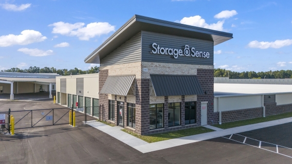 Facility photo: //images.sparefoot.com/medium/239280690ce2cb25270.jpg