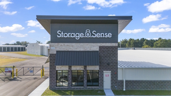 Facility photo: //images.sparefoot.com/medium/239280690ce2ced08de.jpg