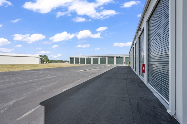 Facility photo: //images.sparefoot.com/medium/239280690ce2d419f17.jpg