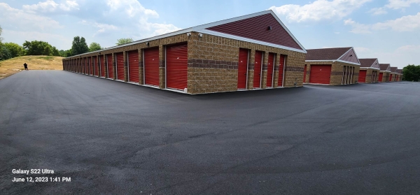 Facility photo: //images.sparefoot.com/medium/2392836787d9a8a5757.jpg