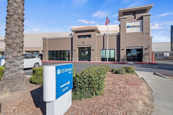 Facility photo: //images.sparefoot.com/medium/239289691777251102b.jpg