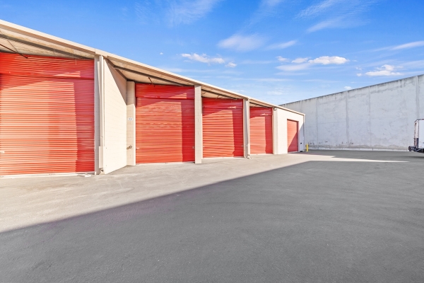 Facility photo: //images.sparefoot.com/medium/2392896917772b91295.jpg