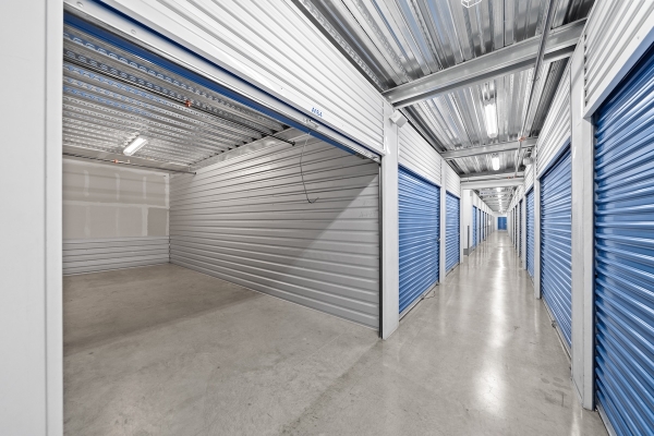 Facility photo: //images.sparefoot.com/medium/2392896917772e677d8.jpg