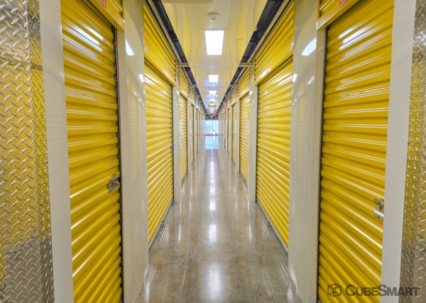 Facility photo: //images.sparefoot.com/medium/2392916892f4286f3cd.jpg