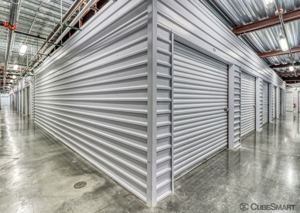 Facility photo: //images.sparefoot.com/medium/2392926939384eb1e49.jpg