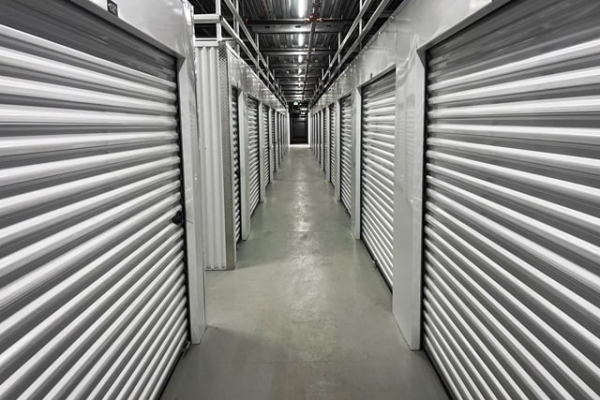 Facility photo: //images.sparefoot.com/medium/23929369e627700e6a3.jpg