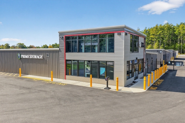 Facility photo: //images.sparefoot.com/medium/23929768f78fbfa75cd.jpg