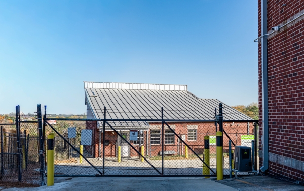 Facility photo: //images.sparefoot.com/medium/239298692de5f261127.jpg