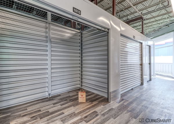 Facility photo: //images.sparefoot.com/medium/2393536971ea3521ea7.jpg