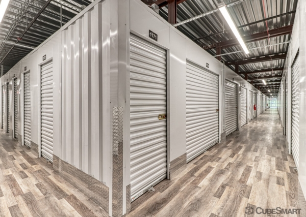 Facility photo: //images.sparefoot.com/medium/2393536971ea3697254.jpg