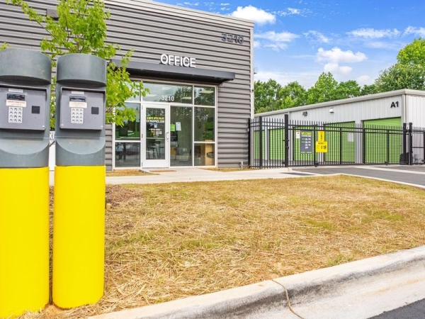 Storage Units at Extra Space Storage - 2063 - Charlotte - Gibbon Rd - 3210 Gibbon Road