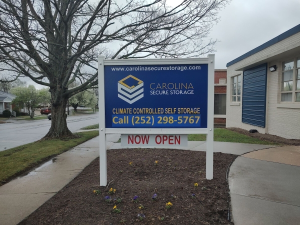 Facility photo: //images.sparefoot.com/medium/23936269d533e4abe45.jpg