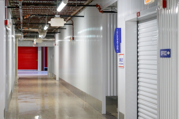 Facility photo: //images.sparefoot.com/medium/23937267a3965620932.jpg