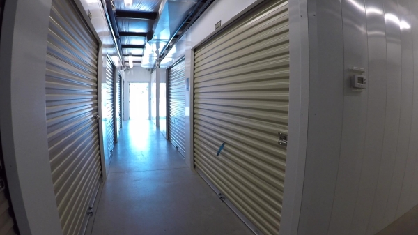 Facility photo: //images.sparefoot.com/medium/2393866793a31053e24.jpg