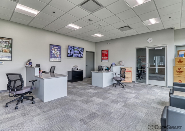 Facility photo: //images.sparefoot.com/medium/2394116971eab5184d6.jpg