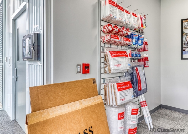 Facility photo: //images.sparefoot.com/medium/2394116971eab630ba4.jpg