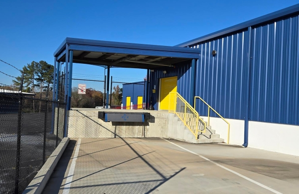 Facility photo: //images.sparefoot.com/medium/2394276883f24542b39.jpg