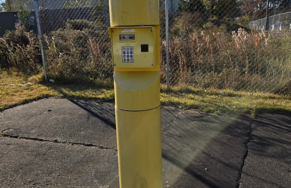 Facility photo: //images.sparefoot.com/medium/2394276883f2468e97f.jpg