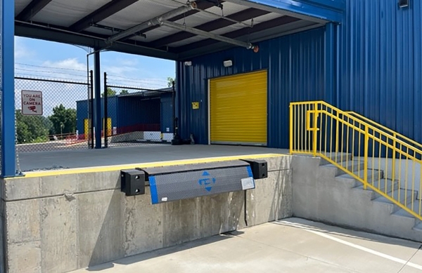 Facility photo: //images.sparefoot.com/medium/23942768879f7cd1267.jpg
