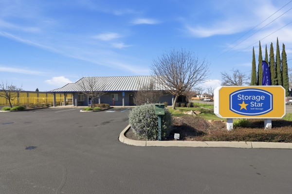 Facility photo: //images.sparefoot.com/medium/239435698f64685d425.jpg