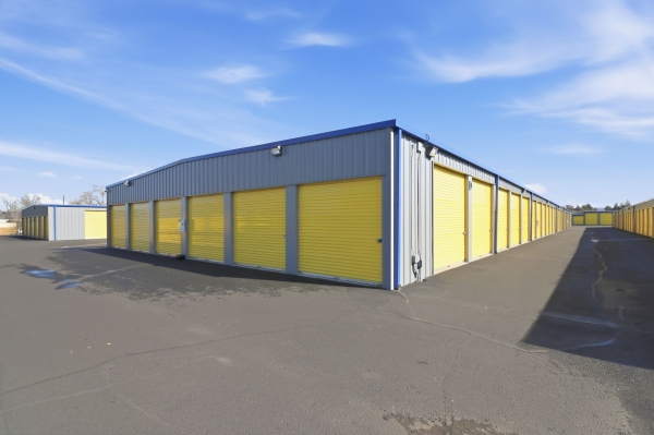 Facility photo: //images.sparefoot.com/medium/239435698f649cb3bce.jpg