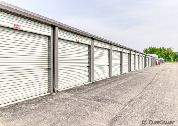 Facility photo: //images.sparefoot.com/medium/23944368906c374e62b.jpg