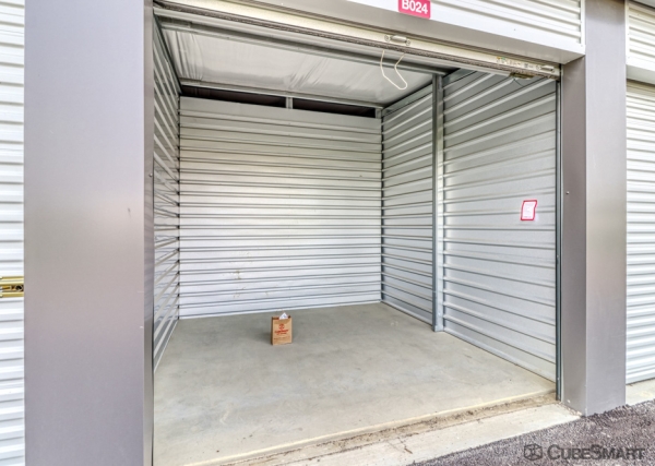 Facility photo: //images.sparefoot.com/medium/23944368906c39ec601.jpg