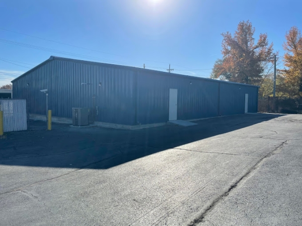 Facility photo: //images.sparefoot.com/medium/23947667a395f914c01.jpg