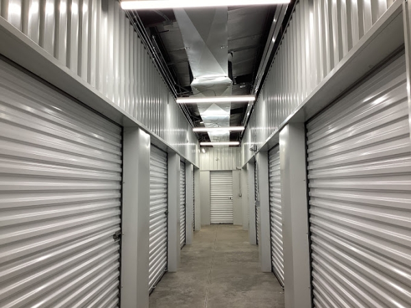 Facility photo: //images.sparefoot.com/medium/23947667a3963600055.jpg