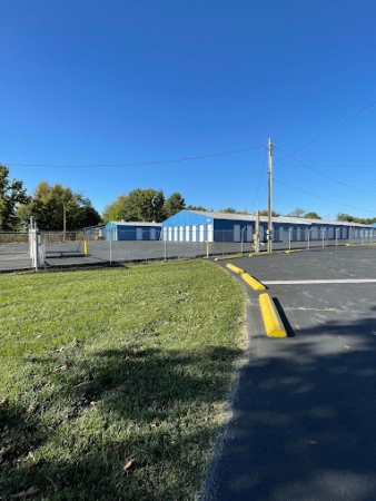 Facility photo: //images.sparefoot.com/medium/23947667a396646c861.jpg