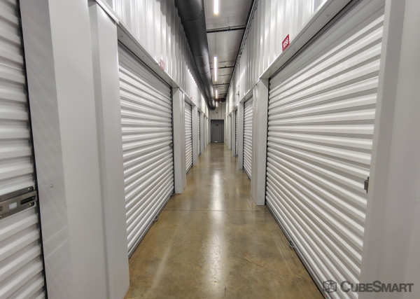 Facility photo: //images.sparefoot.com/medium/23948069e07f4f84d6a.jpg