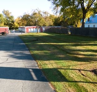 Facility photo: //images.sparefoot.com/medium/239507688bc8d28c823.jpg