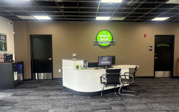 Facility photo: //images.sparefoot.com/medium/23952668a3316c0d62d.jpg