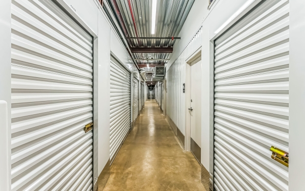 Facility photo: //images.sparefoot.com/medium/23952668adffa6757ed.jpg
