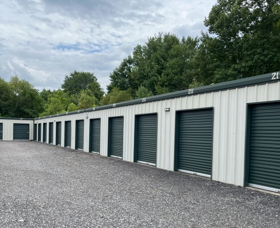 Facility photo: //images.sparefoot.com/medium/2395276880e91d49b1b.jpg