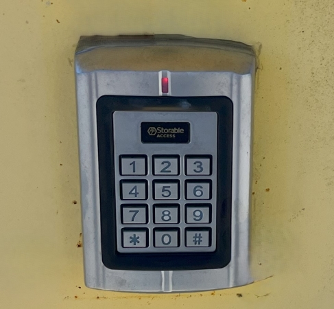 Facility photo: //images.sparefoot.com/medium/2395276880ecc43116d.jpg