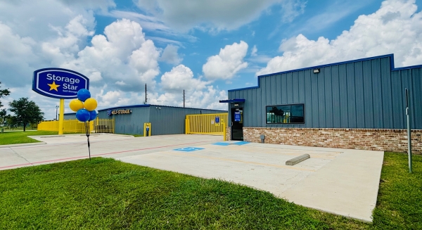 Facility photo: //images.sparefoot.com/medium/23953168bf3bfc458b4.jpeg