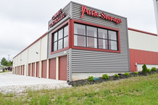 Facility photo: //images.sparefoot.com/medium/239534691f6b3be0441.jpg