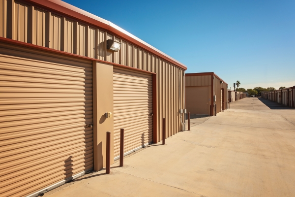 Facility photo: //images.sparefoot.com/medium/23954369136180ee1b4.jpg