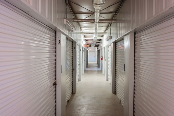 Facility photo: //images.sparefoot.com/medium/239543691361a7c0422.jpg