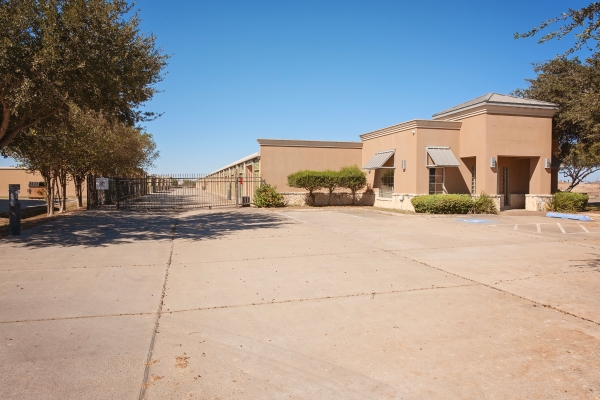 Facility photo: //images.sparefoot.com/medium/239544690e2e132a735.jpg