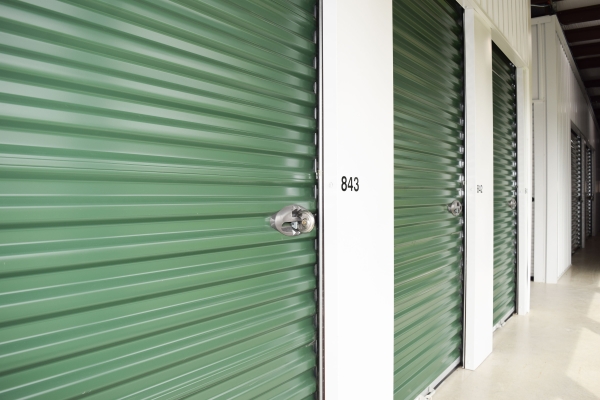 Facility photo: //images.sparefoot.com/medium/239566691f6bfa7236a.jpg