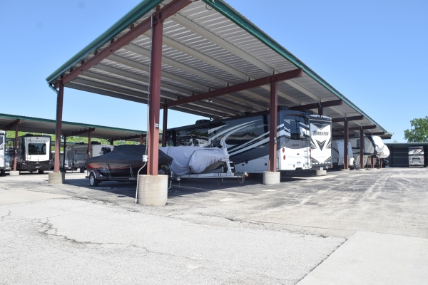 Facility photo: //images.sparefoot.com/medium/239566691f6c06c4741.jpg