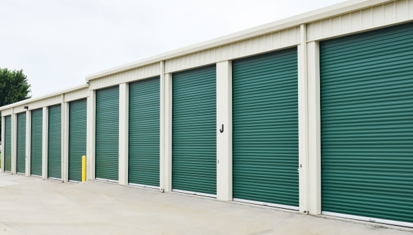 Facility photo: //images.sparefoot.com/medium/23956868f7fece2f04c.jpg