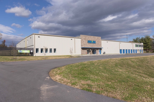 Facility photo: //images.sparefoot.com/medium/2395706941ad5783a4c.jpg